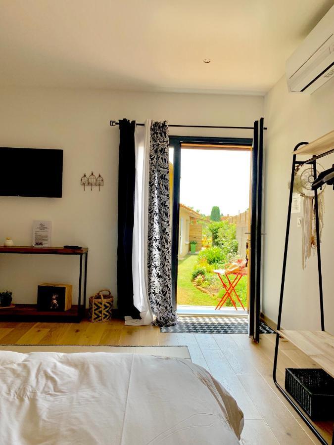 Atelier Des Vidaux Bed & Breakfast Saint-Aunes Exterior photo