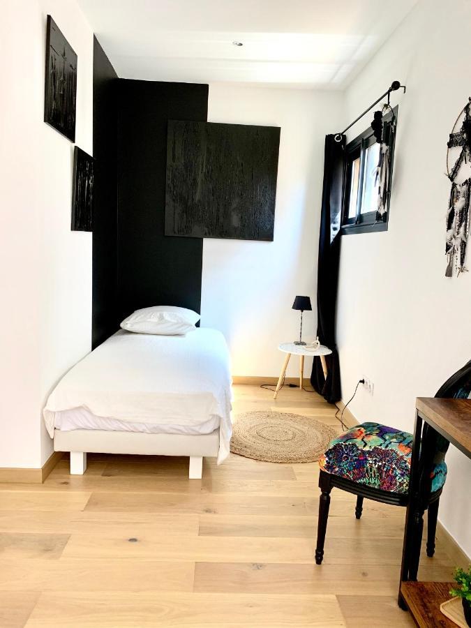 Atelier Des Vidaux Bed & Breakfast Saint-Aunes Exterior photo